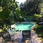 Luxury tent Roulotte Fenouillet