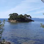 Luxury tent Roulotte Fenouillet